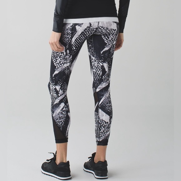 Lululemon Inspire Tight II Mesh Full-On Luxtreme
Static Mist White Black Size 8 - Picture 14 of 15
